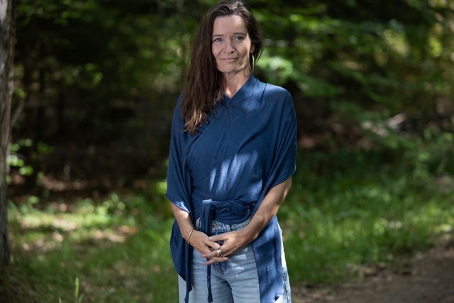 Friederikke, vært på Skoven Kalder, i skoven